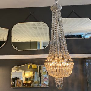 antik fransk prisme lysekrone i dråbeform fra Bellevue Vintage