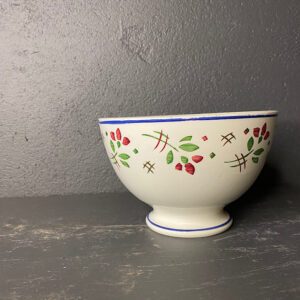 Kaffeskåle med enkle art deco blomster fra Bellevue Vintage
