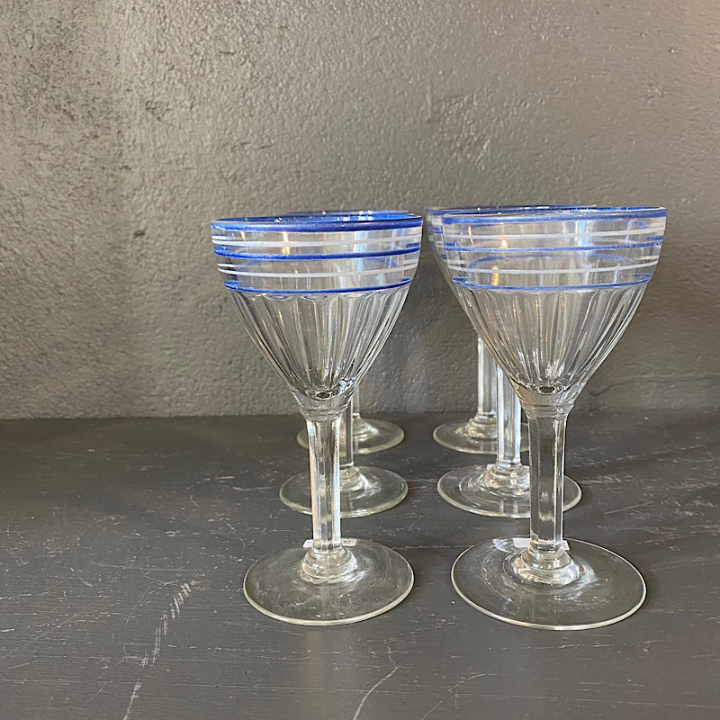 Martiniglas med fine detaljer fra Bellevue Vintage Martiniglas med fine detaljer fra Bellevue Vintage