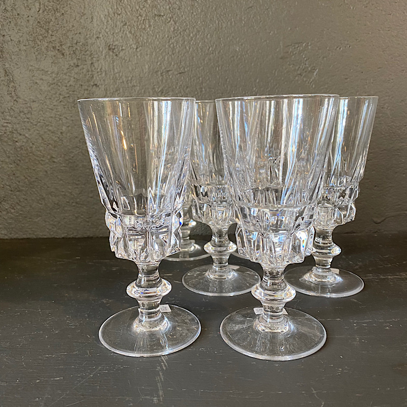 Krystal hvidvinsglas m flot kantet form fra Bellevue Vintage Krystal hvidvinsglas m flot kantet form fra Bellevue Vintage